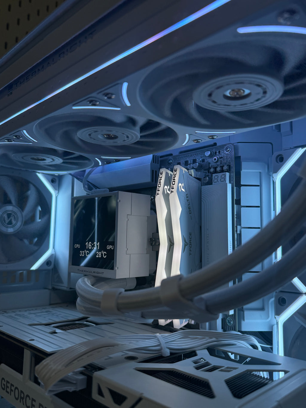 White RTX 5070 Ti Gaming PC | Ryzen 7 7800X3D | 32GB DDR5 | 2TB SSD