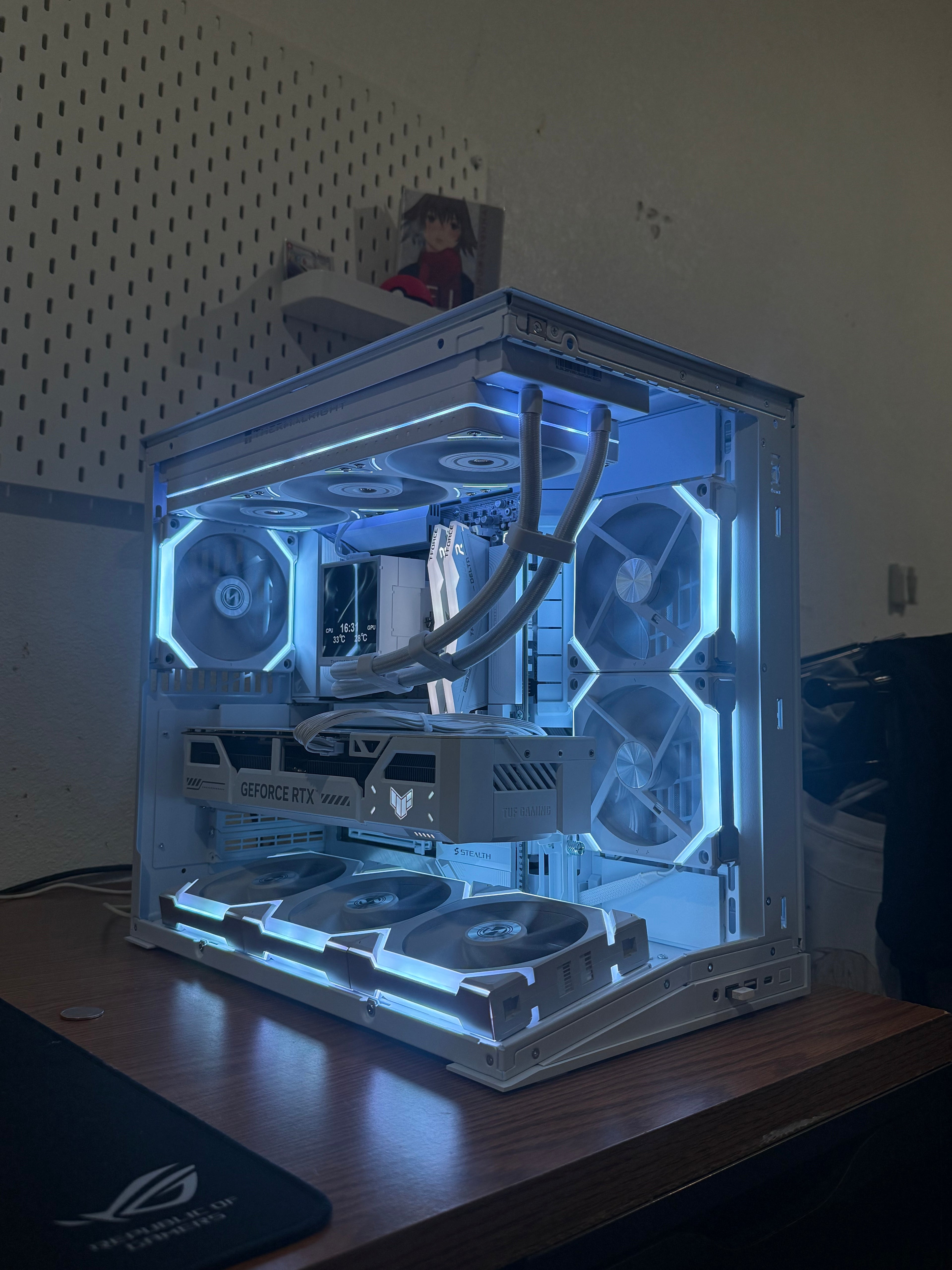 White RTX 5070 Ti Gaming PC | Ryzen 7 7800X3D | 32GB DDR5 | 2TB SSD