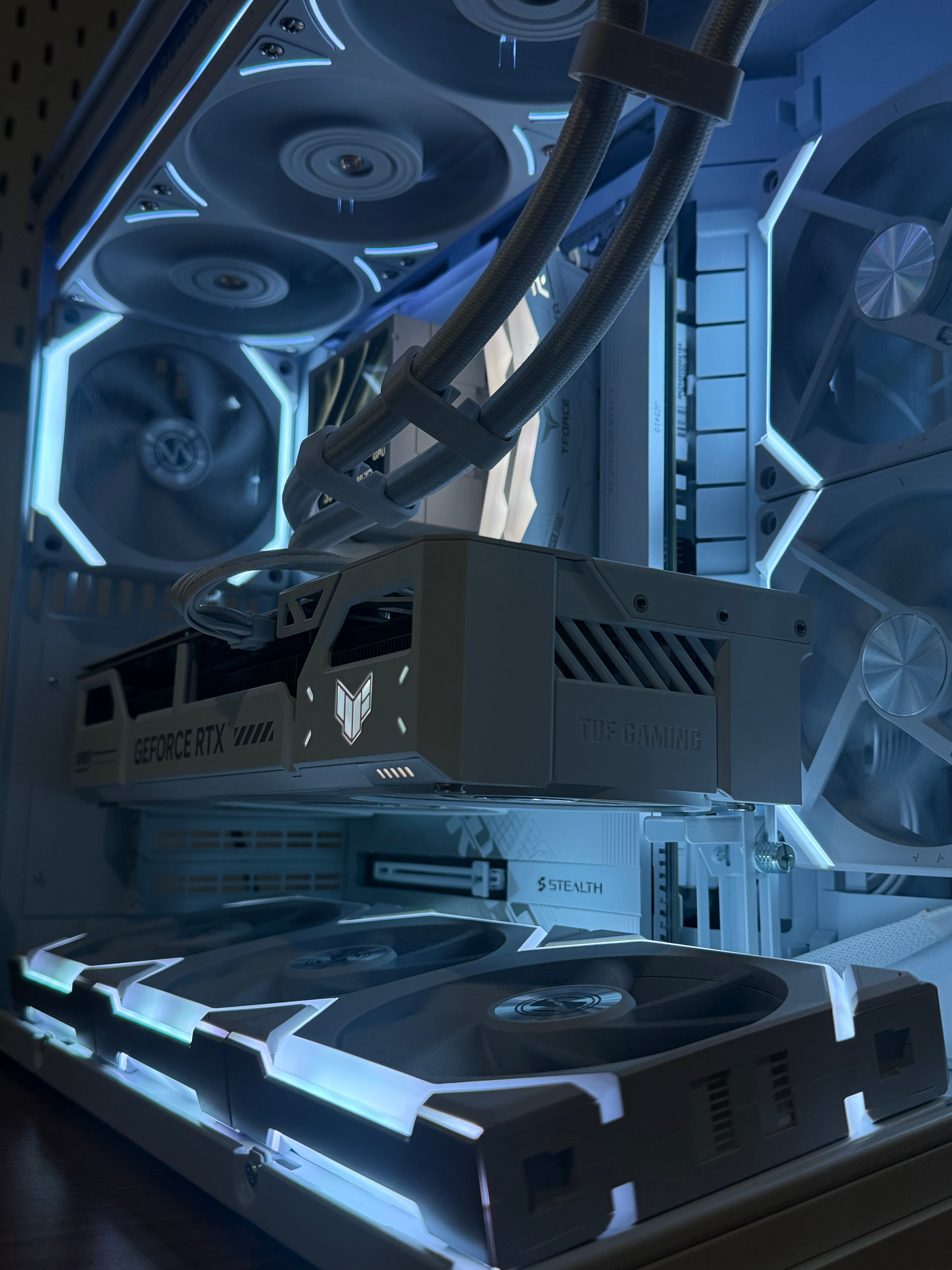 White RTX 5070 Ti Gaming PC | Ryzen 7 7800X3D | 32GB DDR5 | 2TB SSD